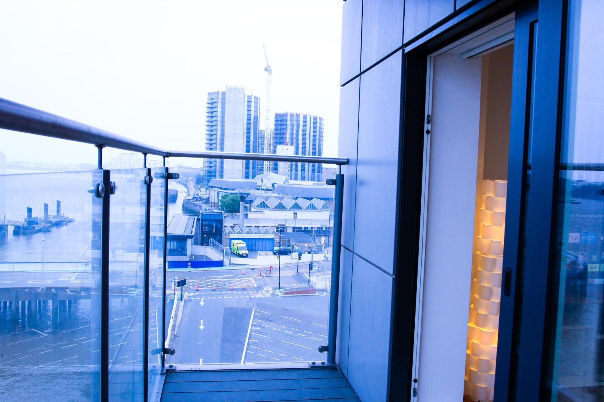 Fezza Luxury Apartment London Exteriör bild